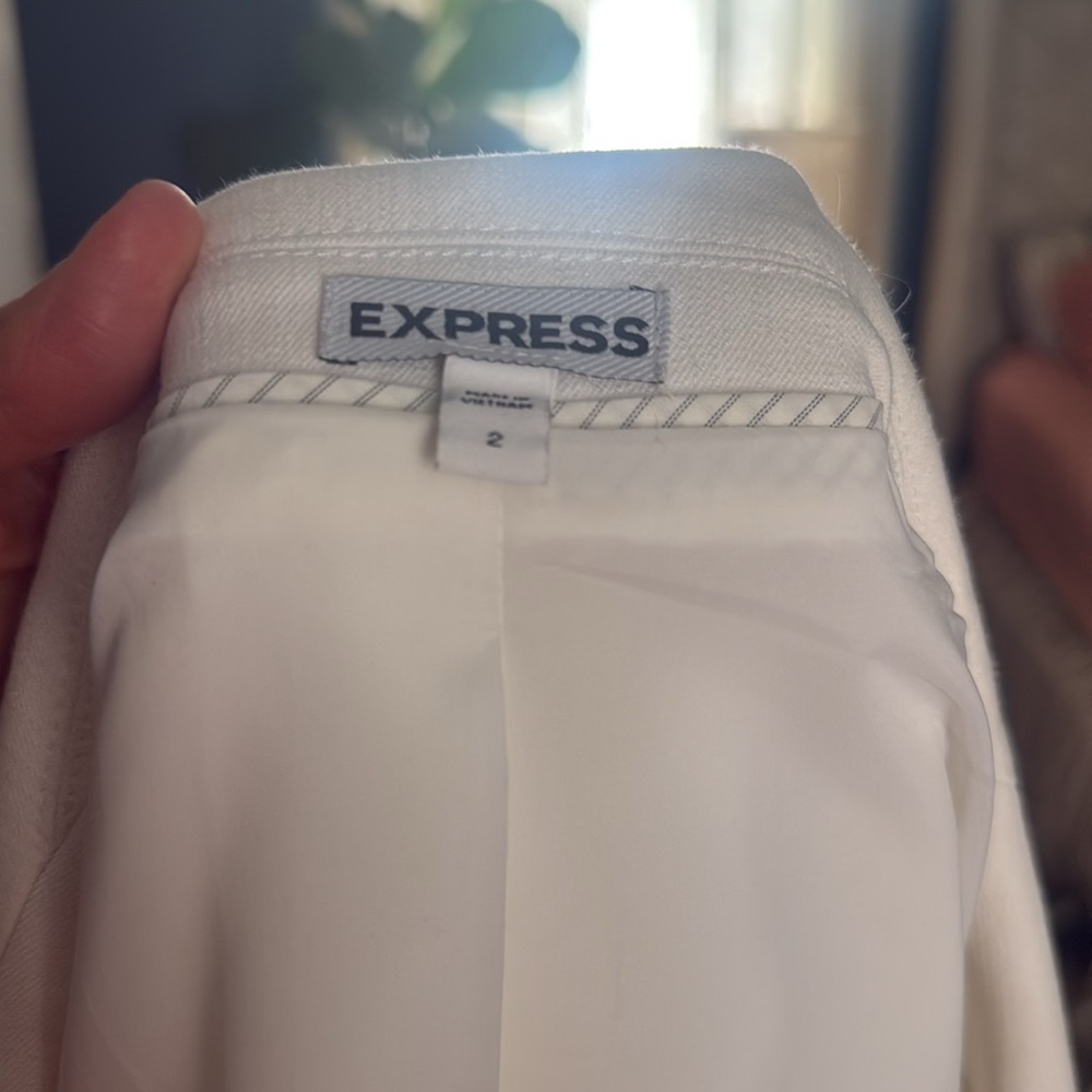 Express well made blazer classy white. like new. size 2 - Picture 10 of 10